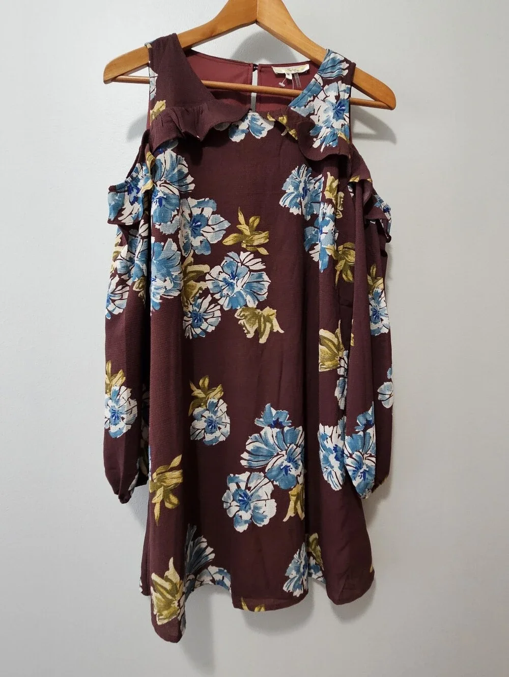 Dress - Picture 1 of 12